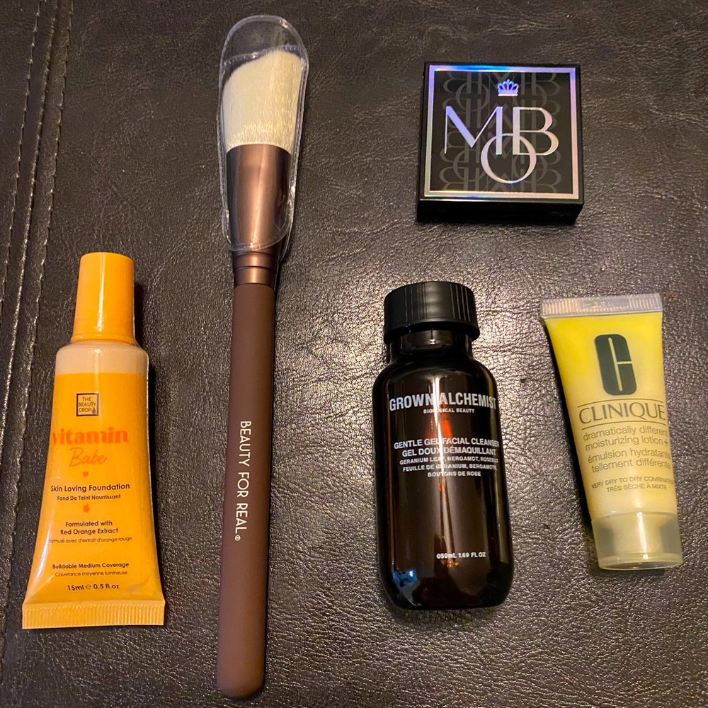 Cosmetic Samples - Picture 6 of 12